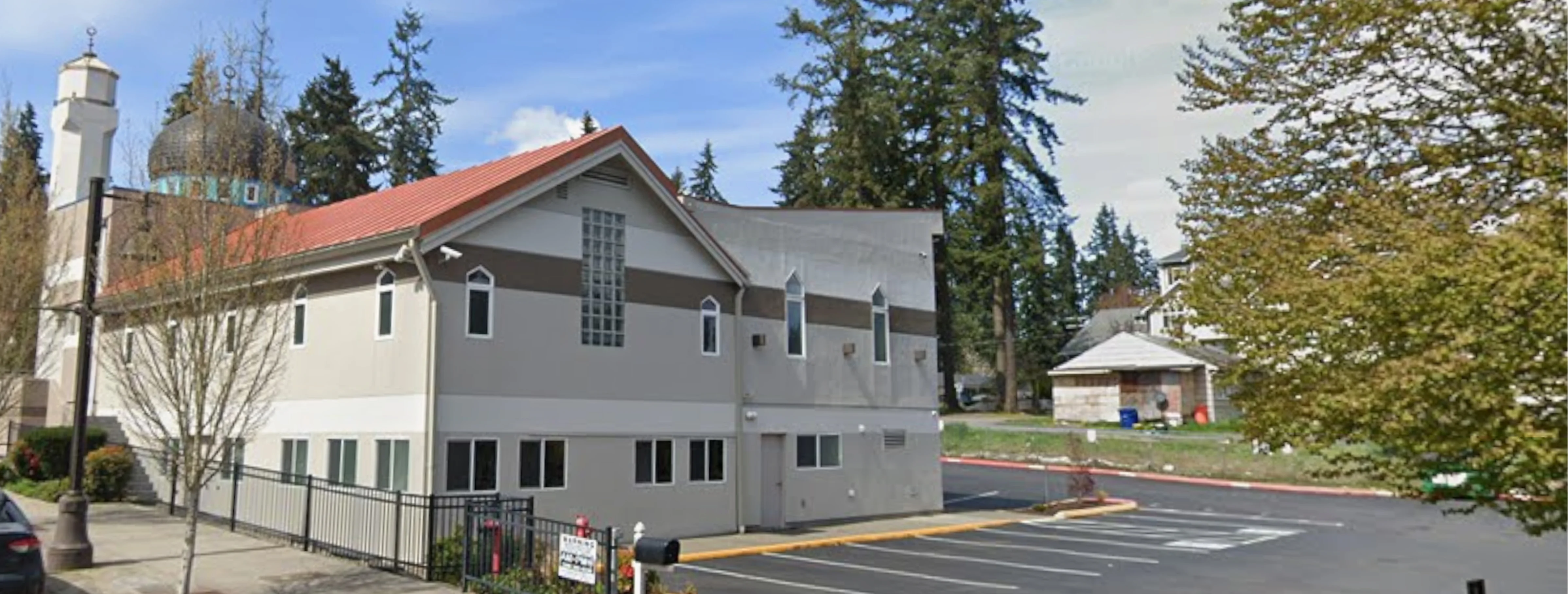Exterior view of Umar Al-Farooq Mosque Mountlake Terrace building